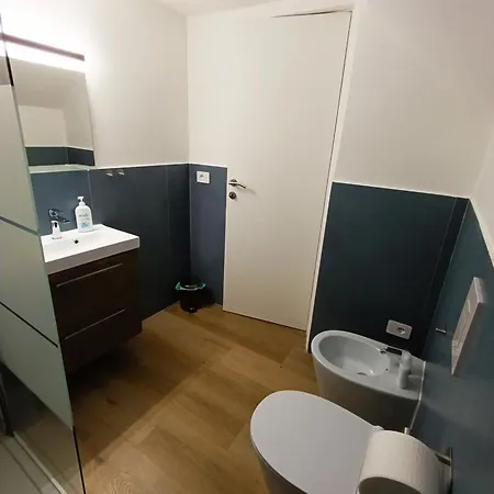 アパート Renovated With Balcony In San Lorenzo - With Elevator *