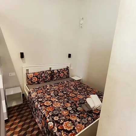 Renovated With Balcony In San Lorenzo - With Elevator * ジェノヴァ