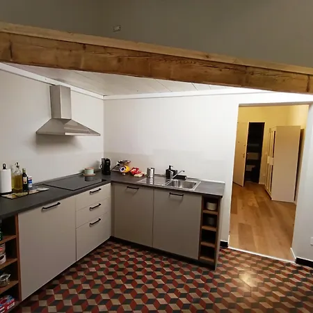 Renovated With Balcony In San Lorenzo - With Elevator Apartment