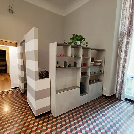 Renovated With Balcony In San Lorenzo - With Elevator Apartment Genoa