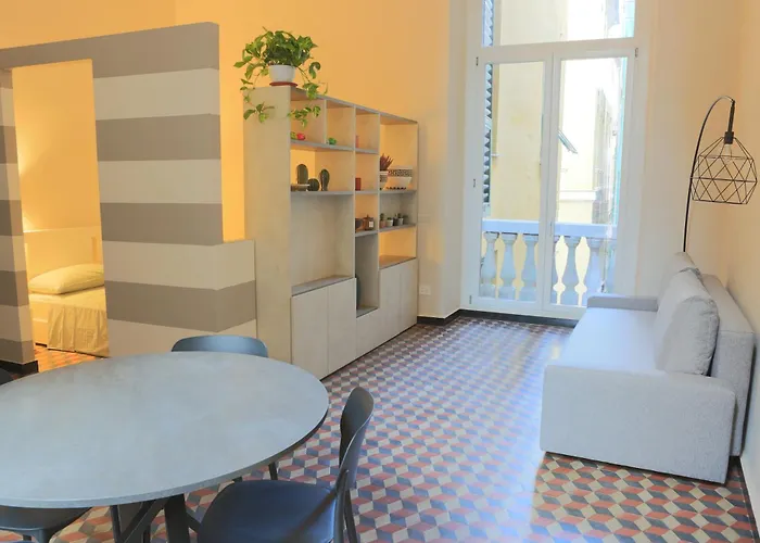 شقة Renovated With Balcony In San Lorenzo - With Elevator