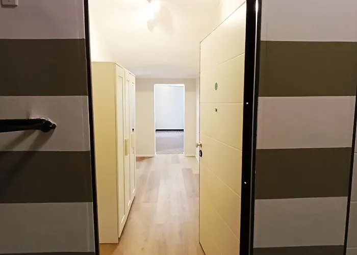 Renovated With Balcony In San Lorenzo - With Elevator * جنوة