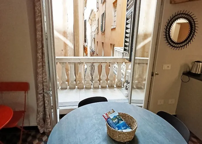 Renovated With Balcony In San Lorenzo - With Elevator جنوة
