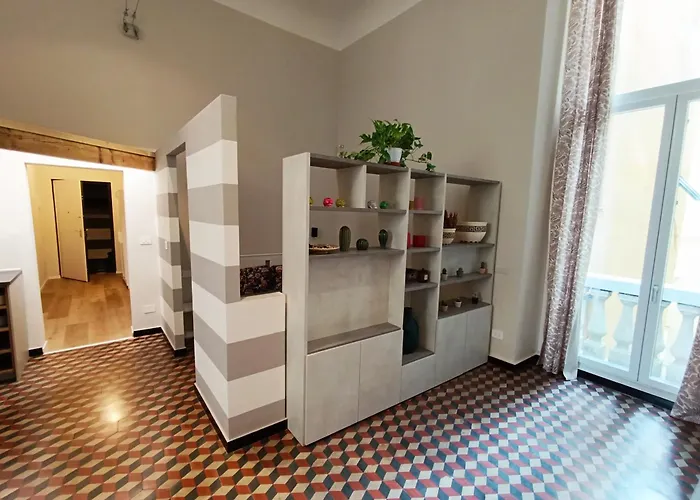 Renovated With Balcony In San Lorenzo - With Elevator شقة جنوة