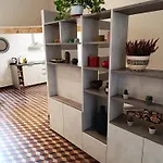 Renovated With Balcony In San Lorenzo - With Elevator Lejlighed *